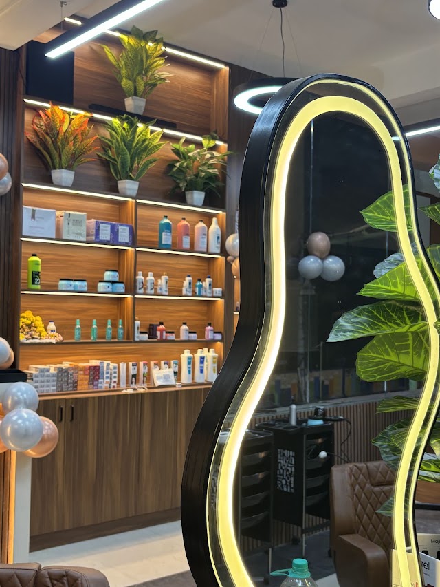 Cozy Comb Unisex Salon Kammanahalli